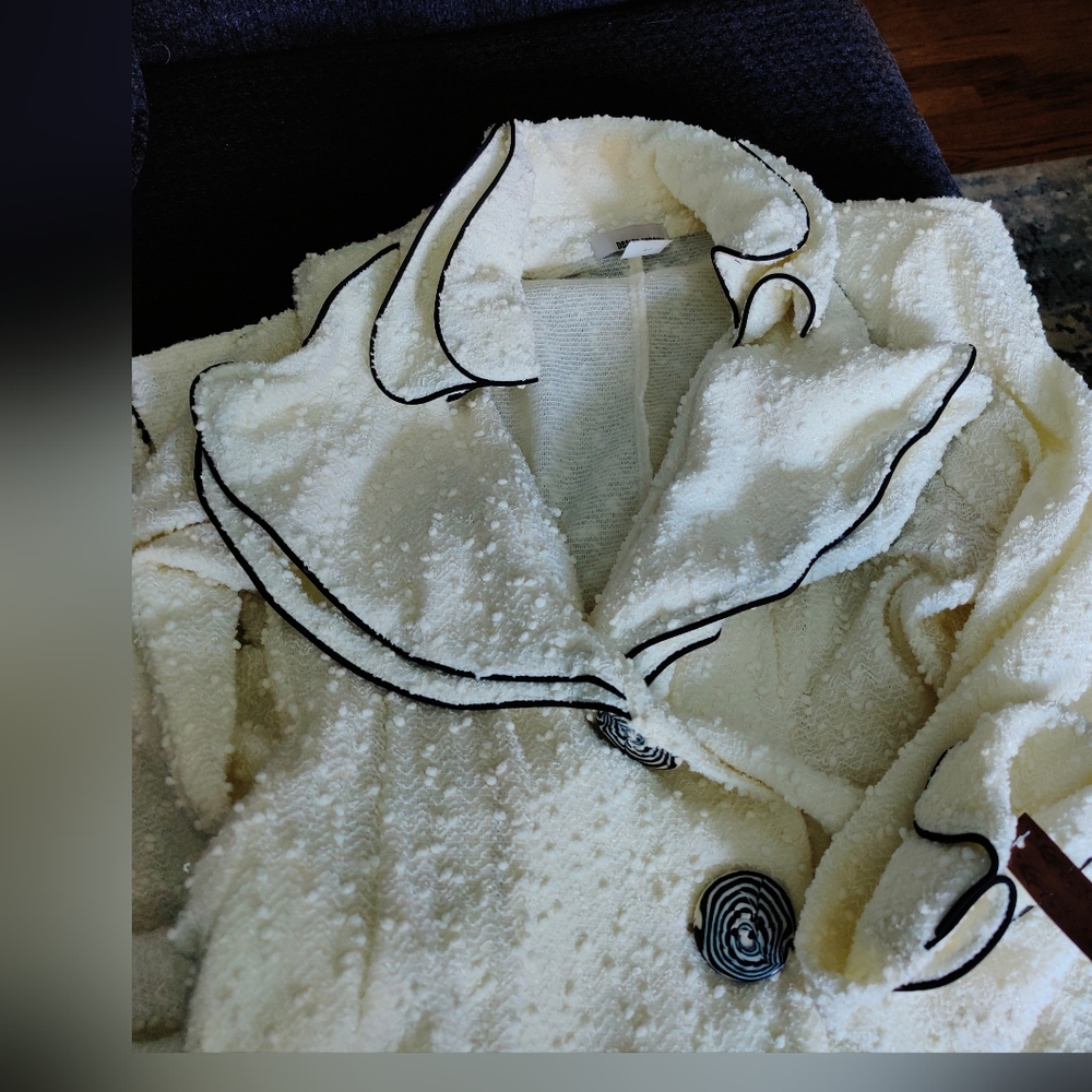 Design Today's Elegant White Black Rimmed Whimsical Coat Women's Size M - Picture 10 of 11